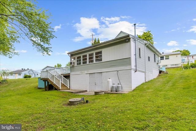 25 LOCUST ST, Earleville, MD 21919