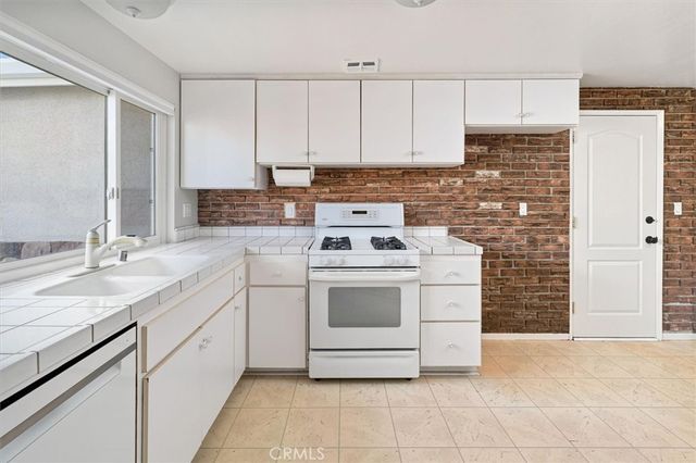18926 Claycrest, Canyon Country, CA 91351