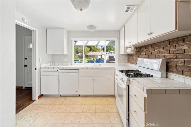 18926 Claycrest, Canyon Country, CA 91351