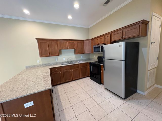 120 Earle Taylor Lane, Ocean Springs, MS 39564