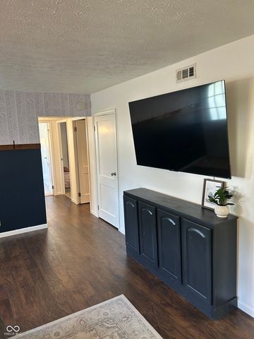 1420 Lincoln, Noblesville, IN 46060