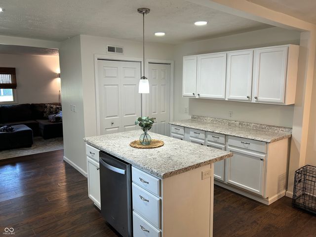 1420 Lincoln, Noblesville, IN 46060