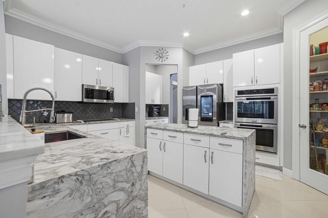9195 Nugent Trail, West Palm Beach, FL 33411