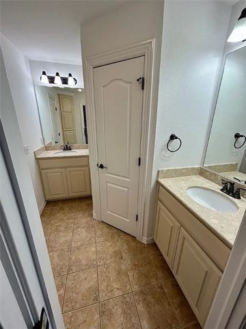 600 N Tennyson, Fayetteville, AR 72704