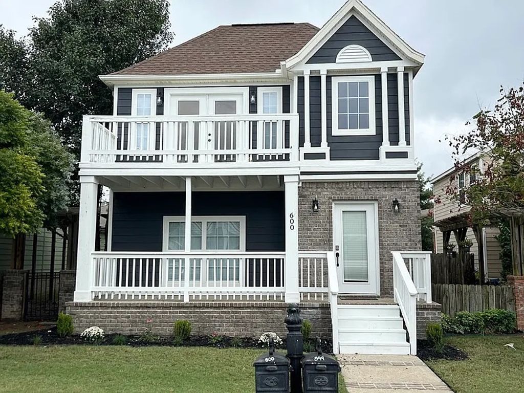 600 N Tennyson, Fayetteville, AR 72704