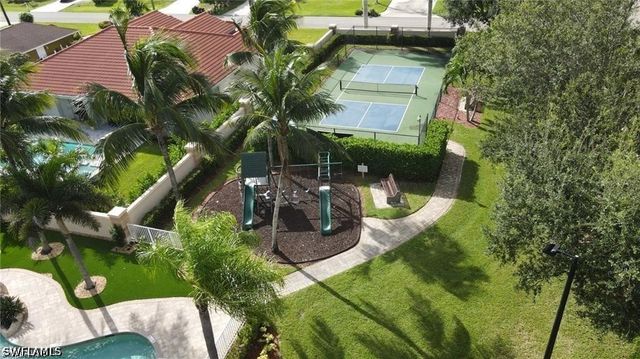 10650 Sir Michaels Place DR, Bonita Springs, FL 34135