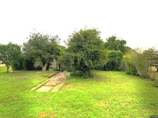 322 N Hidalgo St, Mathis, TX 78368
