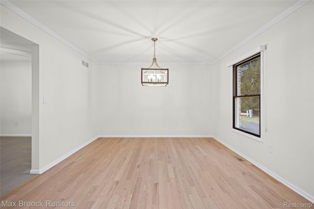 28977 Lake Park Dr. Drive, Farmington Hills, MI 48331