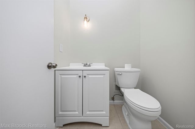 28977 Lake Park Dr. Drive, Farmington Hills, MI 48331