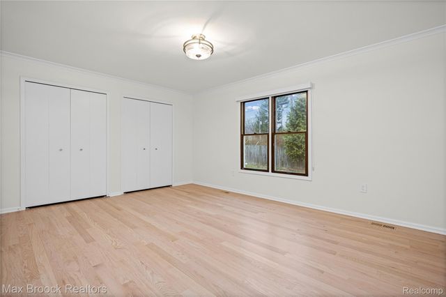 28977 Lake Park Dr. Drive, Farmington Hills, MI 48331