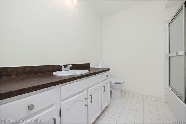 28977 Lake Park Dr. Drive, Farmington Hills, MI 48331