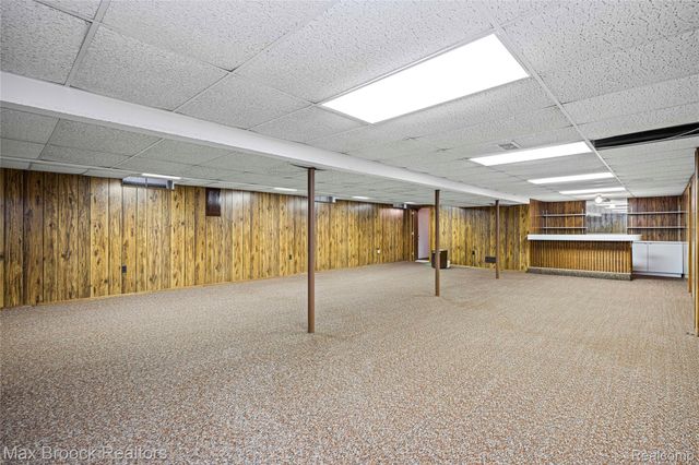 28977 Lake Park Dr. Drive, Farmington Hills, MI 48331