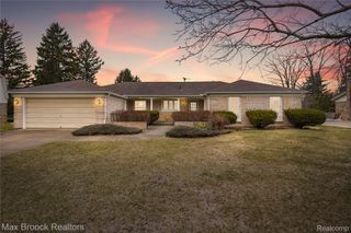 28977 Lake Park Dr. Drive, Farmington Hills, MI 48331