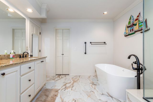 3126 Shore Drive, Grove, OK 74344