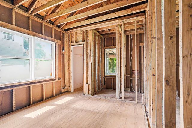 1815 E Beardsley Avenue, Elkhart, IN 46514