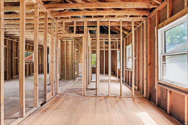 1815 E Beardsley Avenue, Elkhart, IN 46514