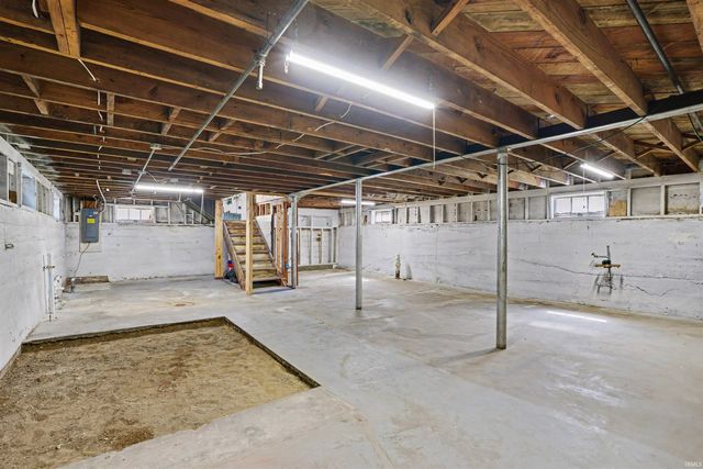 1815 E Beardsley Avenue, Elkhart, IN 46514