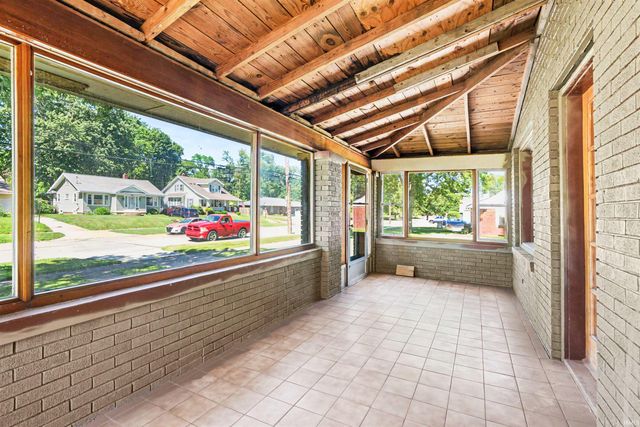 1815 E Beardsley Avenue, Elkhart, IN 46514
