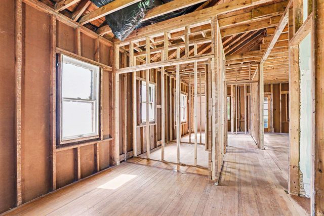 1815 E Beardsley Avenue, Elkhart, IN 46514