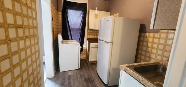 1230 W Greenfield AVENUE, Milwaukee, WI 53204