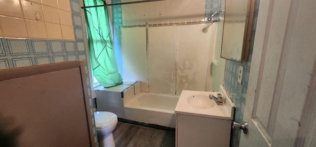 1230 W Greenfield AVENUE, Milwaukee, WI 53204