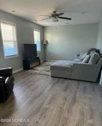 40 Bay Shore Drive UNIT B, Toms River, NJ 08753