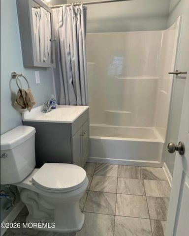 40 Bay Shore Drive UNIT B, Toms River, NJ 08753