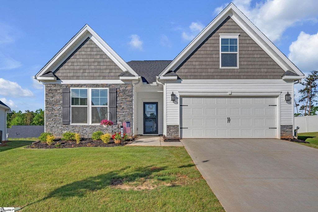 925 Maple Grove Way, Greer, SC 29651