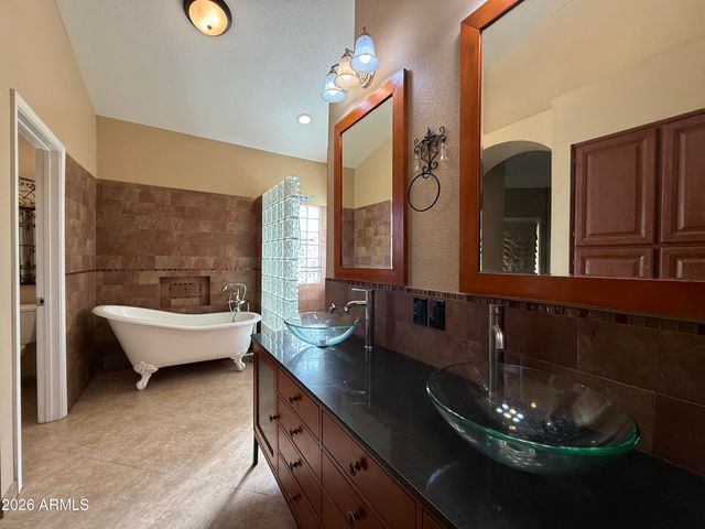 11003 W LAURELWOOD Lane, Avondale, AZ 85392