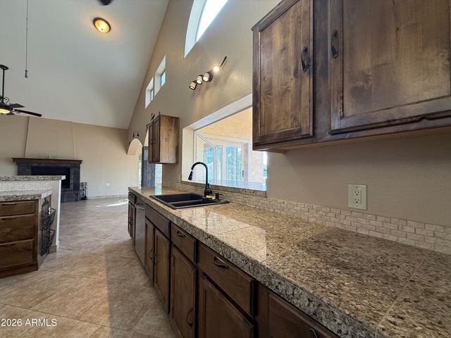 11003 W LAURELWOOD Lane, Avondale, AZ 85392