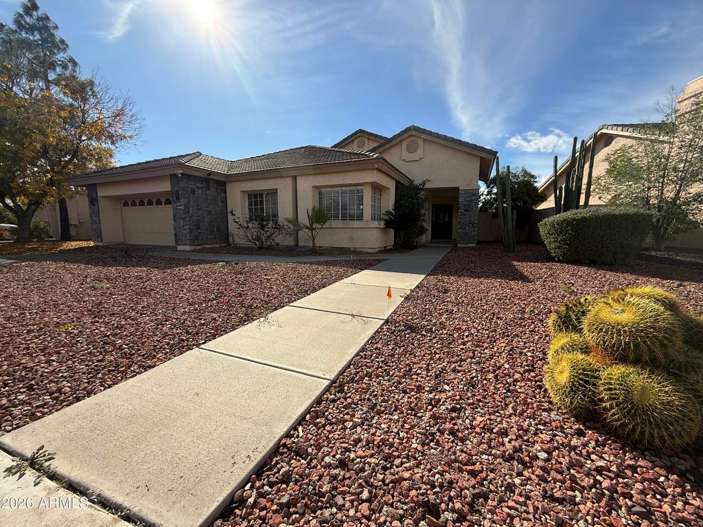 11003 W LAURELWOOD Lane, Avondale, AZ 85392
