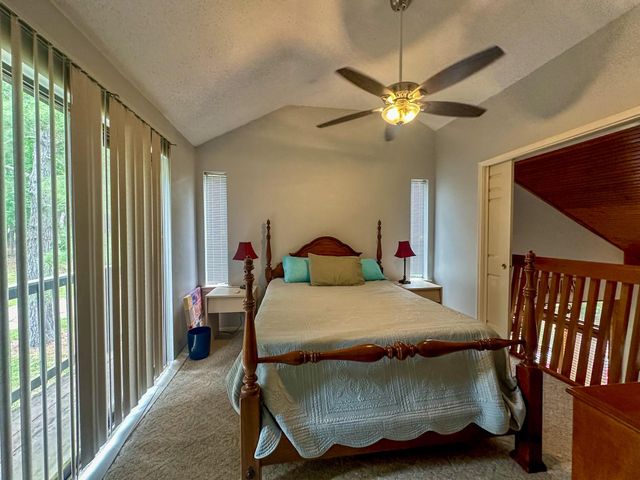 200 Fountain Lake W 128, Livingston, TX 77351