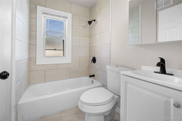 2346 Bloomfield Street, Melvindale, MI 48122