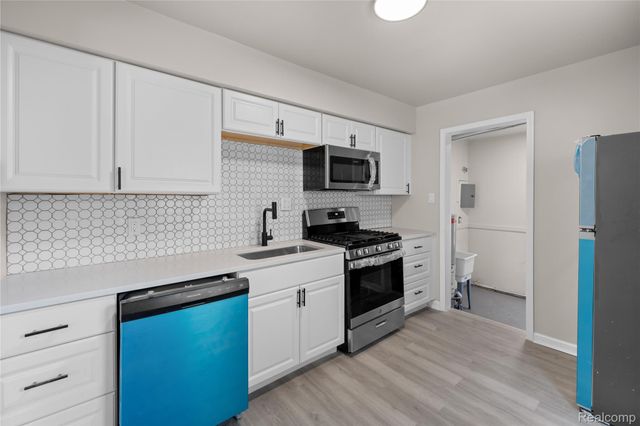 2346 Bloomfield Street, Melvindale, MI 48122