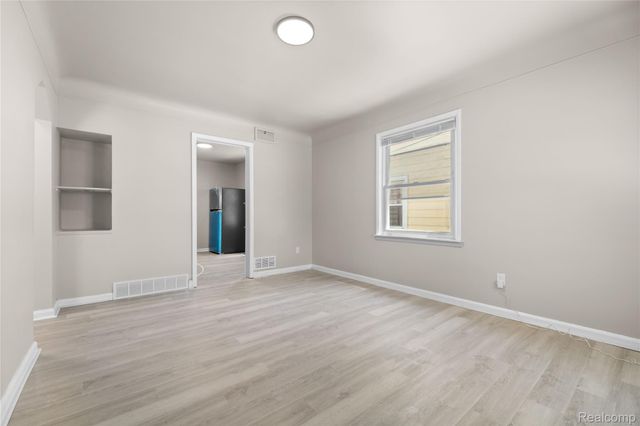 2346 Bloomfield Street, Melvindale, MI 48122