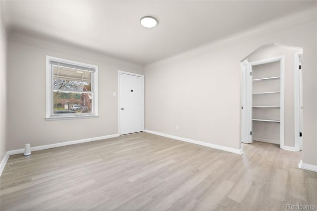 2346 Bloomfield Street, Melvindale, MI 48122