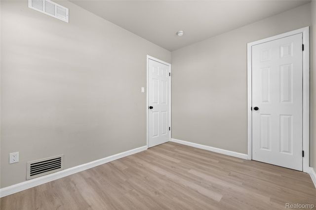 2346 Bloomfield Street, Melvindale, MI 48122