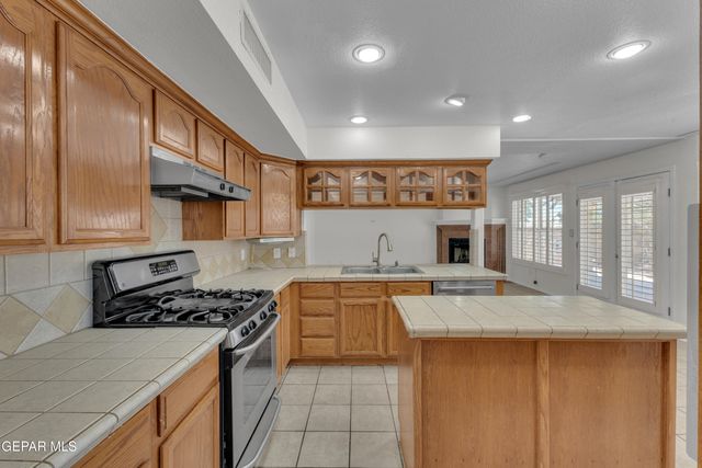 12345 KIT CARSON Drive, El Paso, TX 79936