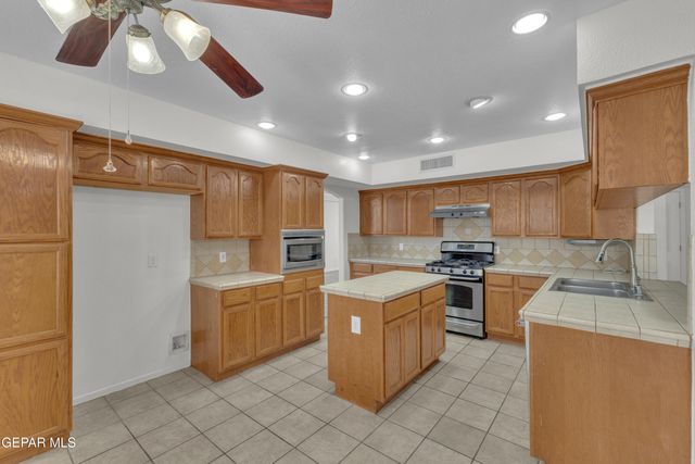 12345 KIT CARSON Drive, El Paso, TX 79936