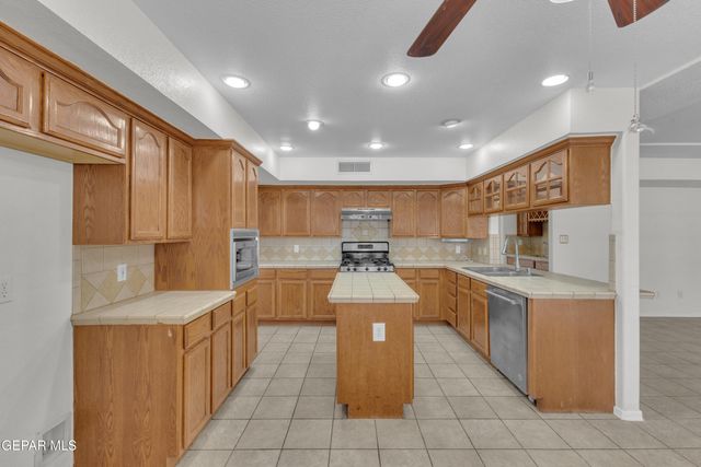 12345 KIT CARSON Drive, El Paso, TX 79936