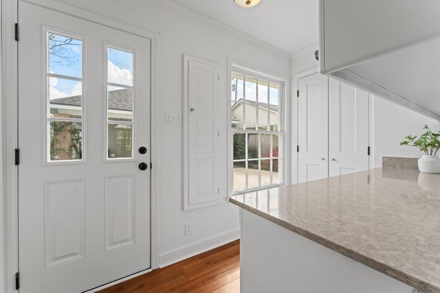 1925 Country Club Dr, Baton Rouge, LA 70808