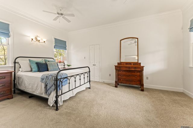 1925 Country Club Dr, Baton Rouge, LA 70808