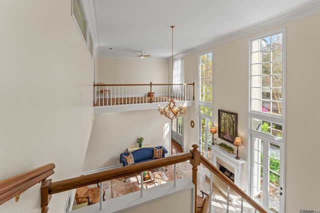 1925 Country Club Dr, Baton Rouge, LA 70808