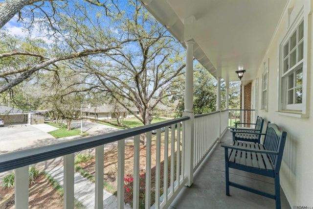 1925 Country Club Dr, Baton Rouge, LA 70808