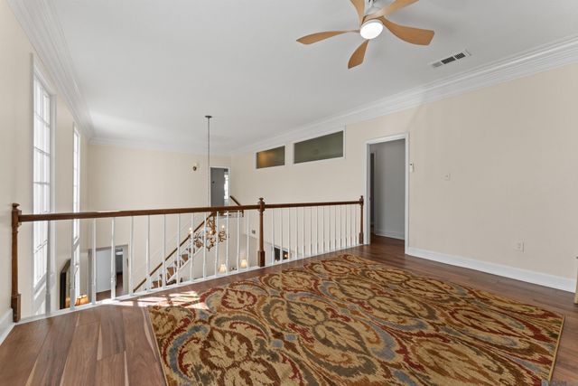 1925 Country Club Dr, Baton Rouge, LA 70808