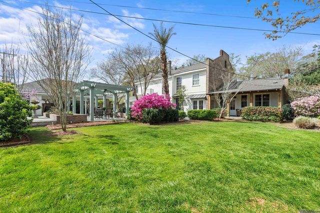 1925 Country Club Dr, Baton Rouge, LA 70808