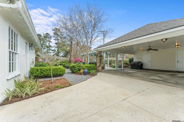 1925 Country Club Dr, Baton Rouge, LA 70808