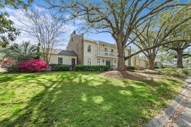 1925 Country Club Dr, Baton Rouge, LA 70808