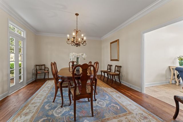 1925 Country Club Dr, Baton Rouge, LA 70808