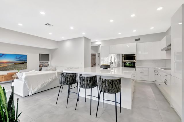 22330 Kettle Creek Way, Boca Raton, FL 33428